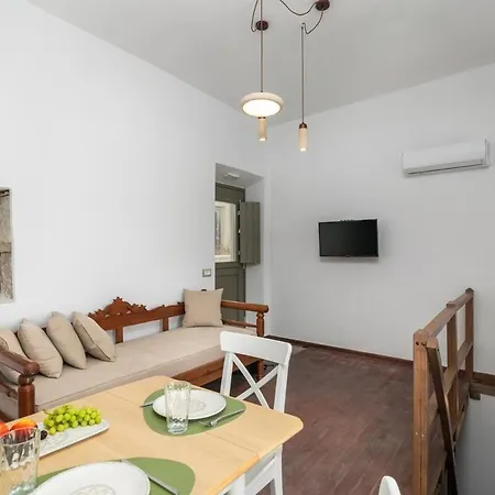 Astraea Hébergement de vacances Trypiti